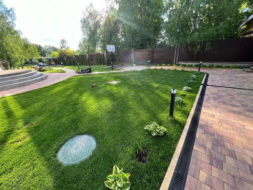 Люк под брусчатку Брус Ли Стальной Люк под брусчатку Брус Ли Стальной